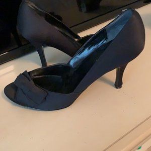 BLAKE SCOTT Satin Peep toe stilettos with bow